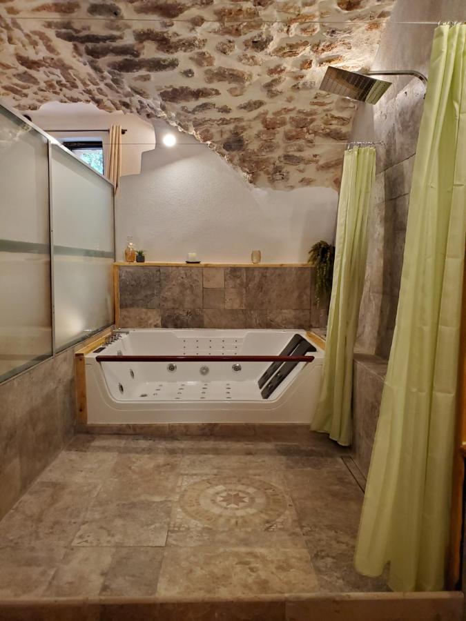 Moulin De Bonfilhon Bed & Breakfast Cornillon-Confoux